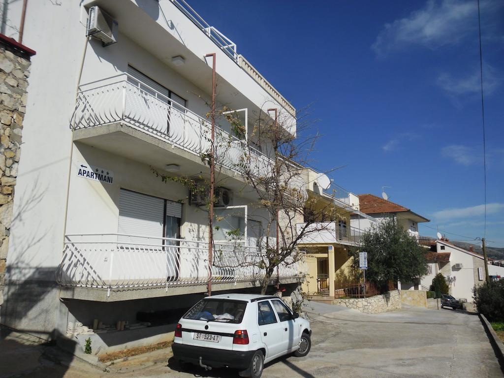 Rooms And Apartments Kurtovic Donji Seget Eksteriør billede