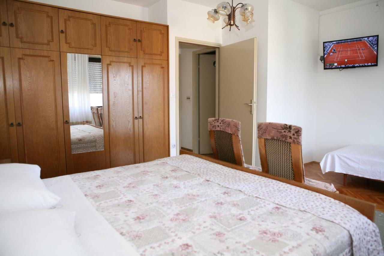 Rooms And Apartments Kurtovic Donji Seget Eksteriør billede