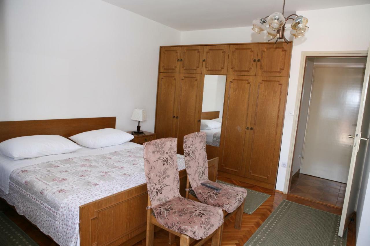 Rooms And Apartments Kurtovic Donji Seget Eksteriør billede