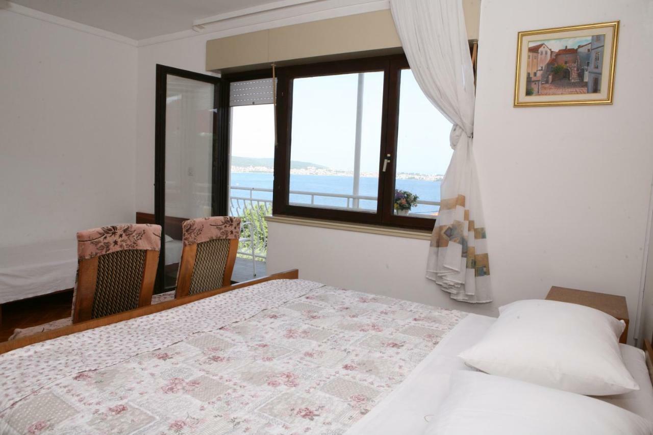 Rooms And Apartments Kurtovic Donji Seget Eksteriør billede